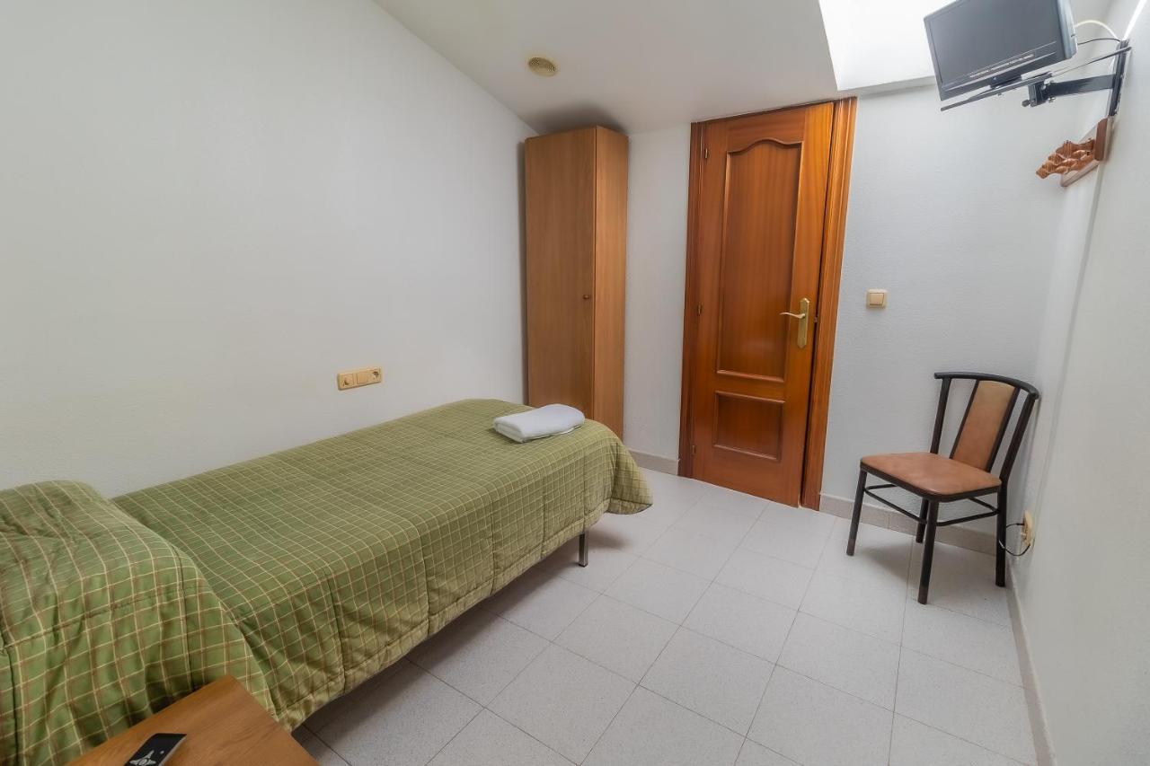 Hostal - Restaurante La Buena Villa By Vivere Stays Villalonquéjar Eksteriør bilde