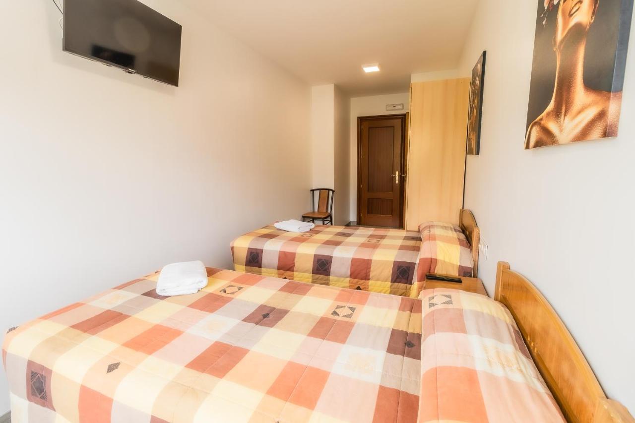 Hostal - Restaurante La Buena Villa By Vivere Stays Villalonquéjar Eksteriør bilde