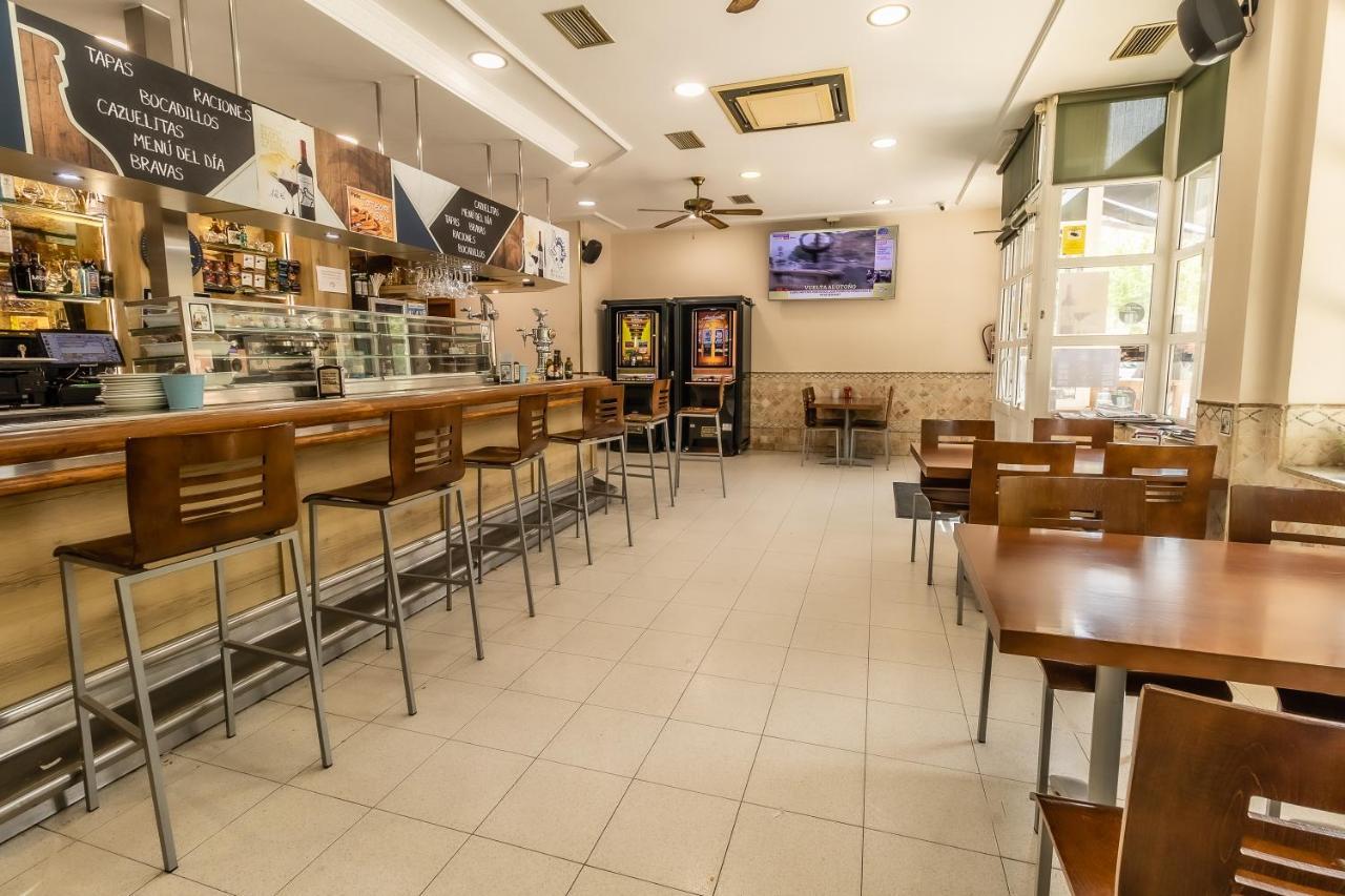 Hostal - Restaurante La Buena Villa By Vivere Stays Villalonquéjar Eksteriør bilde