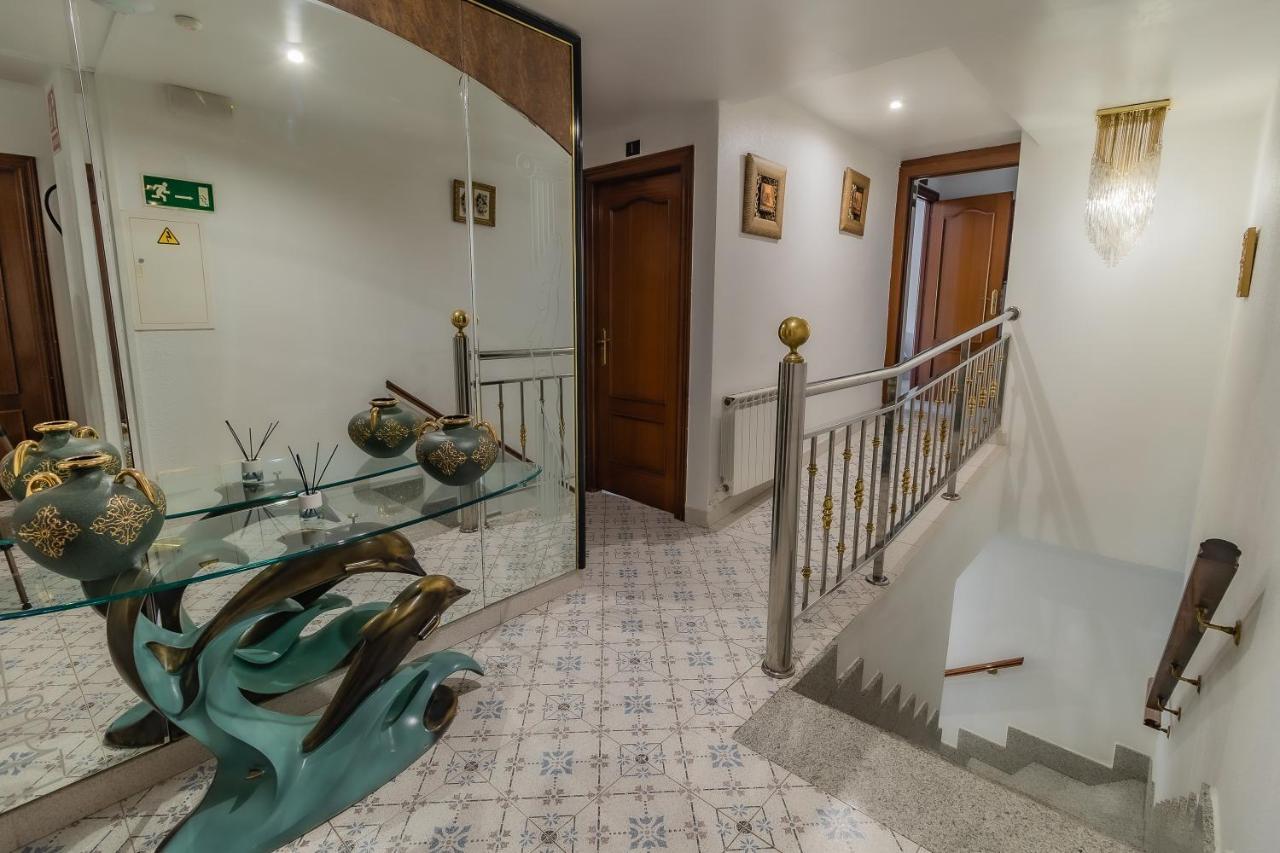 Hostal - Restaurante La Buena Villa By Vivere Stays Villalonquéjar Eksteriør bilde